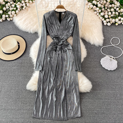 Uue mudeli mitmes värvitoonis spits-kaelusega naiste kleit