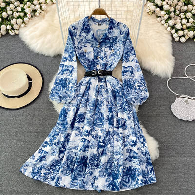 Naiste pikk tasku- ja vöökaunistusega kleit