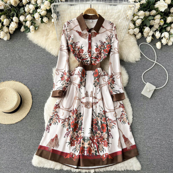 Naiste pikk kleit klassikalise kraega