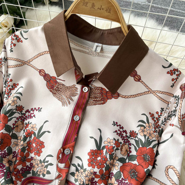 Naiste pikk kleit klassikalise kraega