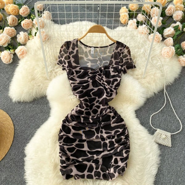 Naiste vabaaja lühike kandilise kaelusega kleit