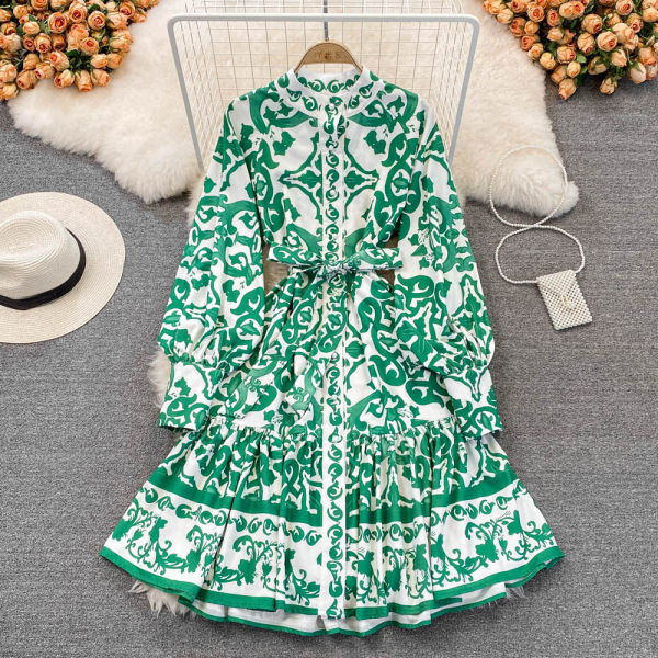 Stiilne naiste kleit vöökohal roheline