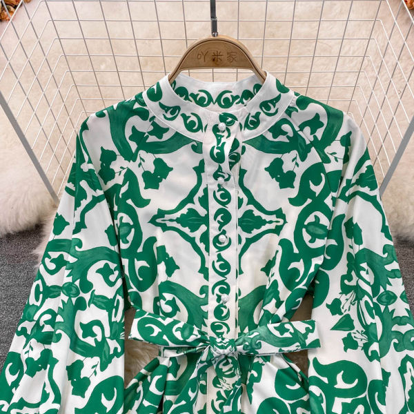 Stiilne naiste kleit vöökohal roheline