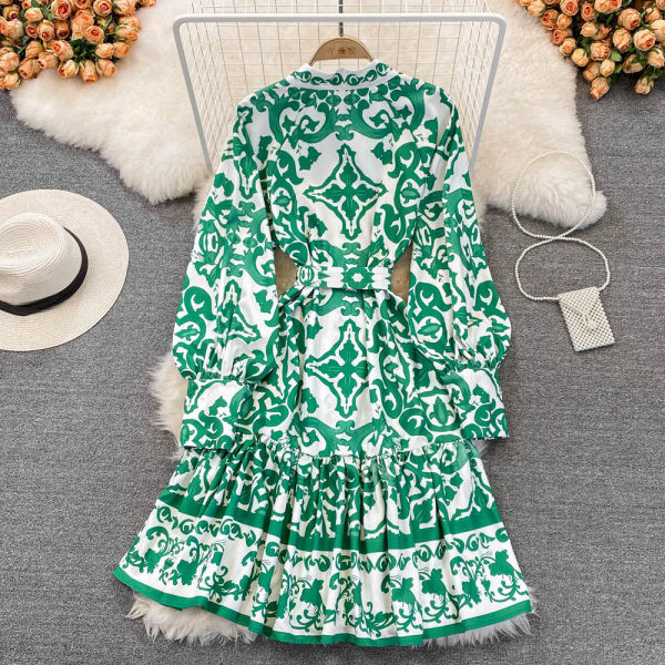 Stiilne naiste kleit vöökohal roheline