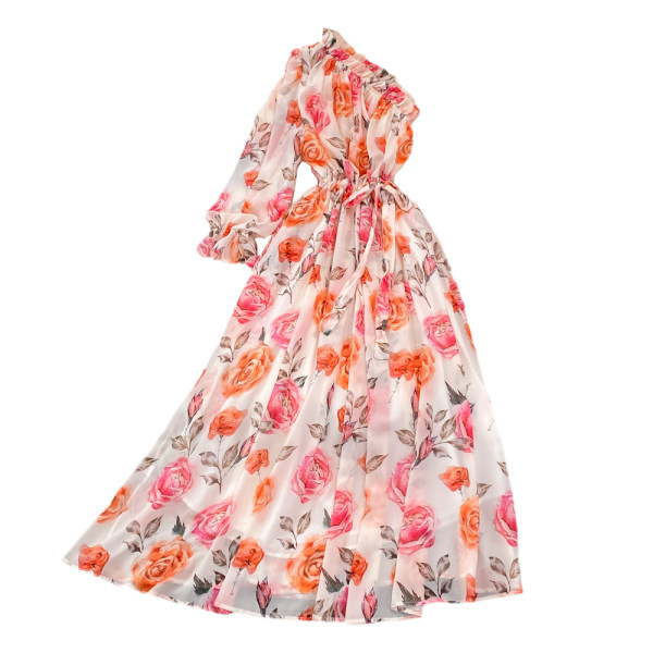 Lillemustri ja ühe varrukaga naiste kleit