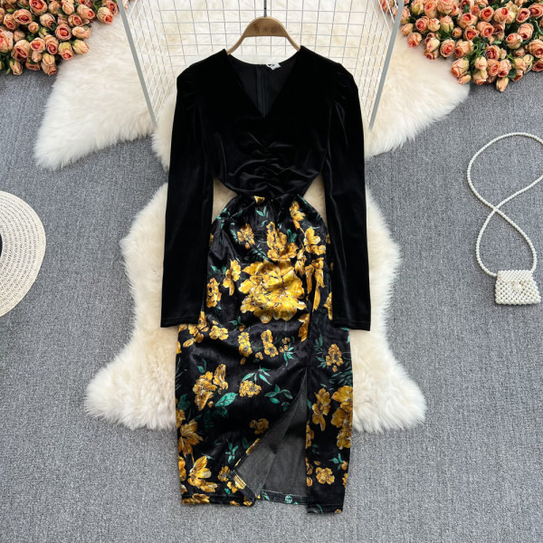 Naiste sametkleit värvilise seelikuga