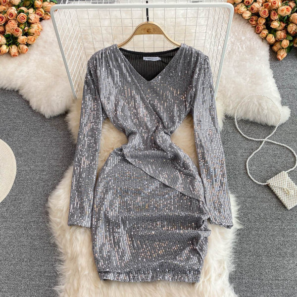 Elegantne naiste lühike liibuv kleit litritega