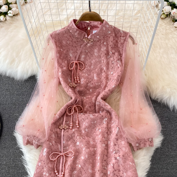 Γυναικείο φόρεμα με μανίκια από δαντέλα και τούλι