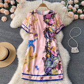 Uue mudeli naiste värviline lühikeste varrukatega kleit