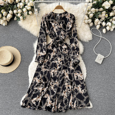 Pikk mustriga kevadkleit