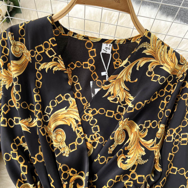 Pikk mustriga kevadkleit