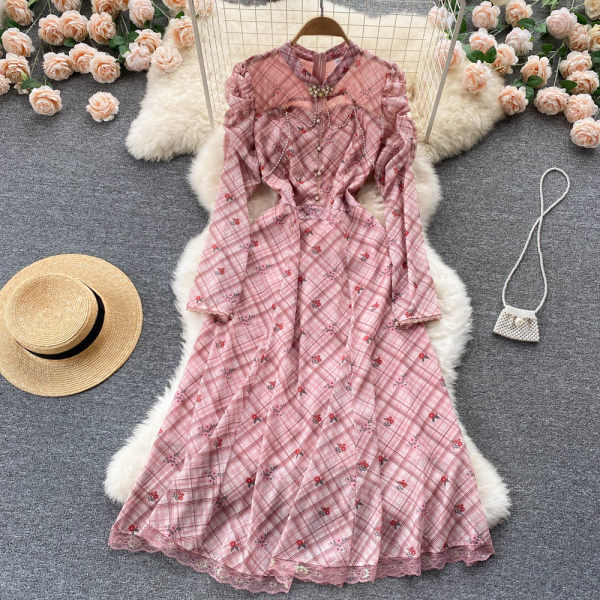 Pikk puhvis varrukatega kevadkleit