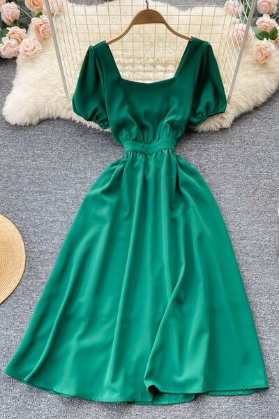 Ruudukaelusega vabaaja kleit