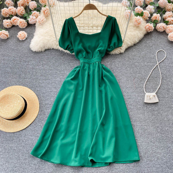 Ruudukaelusega vabaaja kleit