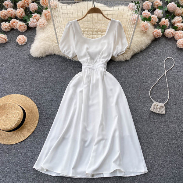 Ruudukaelusega vabaaja kleit