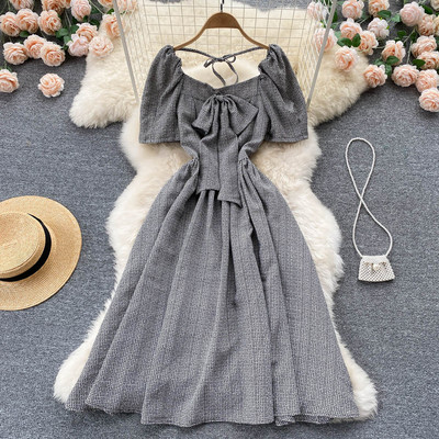 Naiste rätsepapaelaga kleit