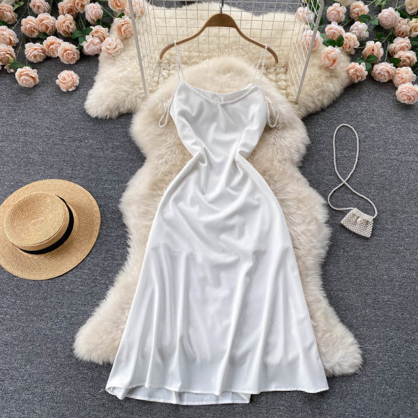 Γυναικείο μοντέρνο φόρεμα με μαργαριταρένιες τιράντες