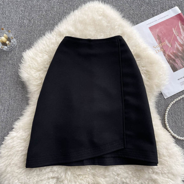 Asümmeetriline kõrge vöökohaga seelik