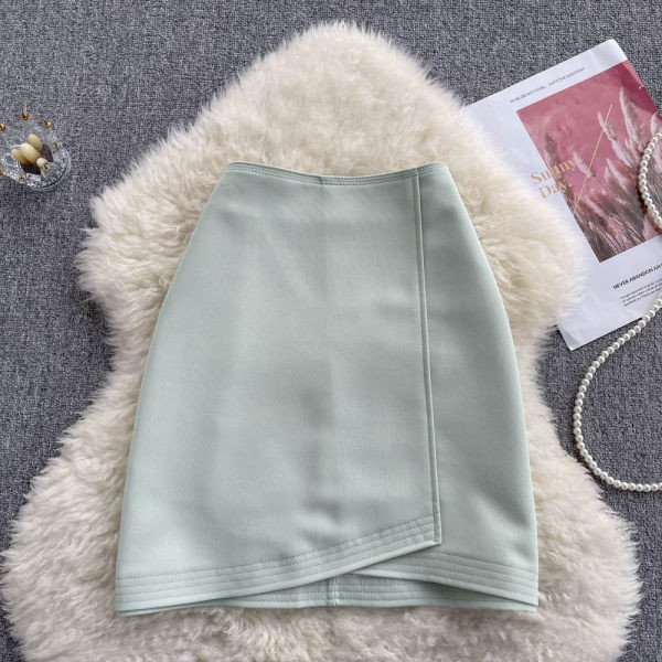 Asümmeetriline kõrge vöökohaga seelik