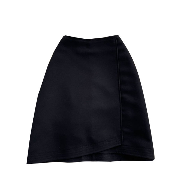 Asümmeetriline kõrge vöökohaga seelik