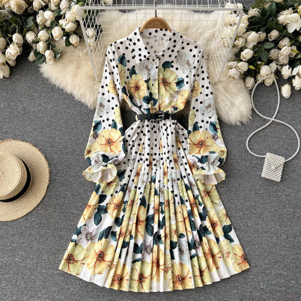 Uue mudeli kevadine lillemustriga naiste kleit