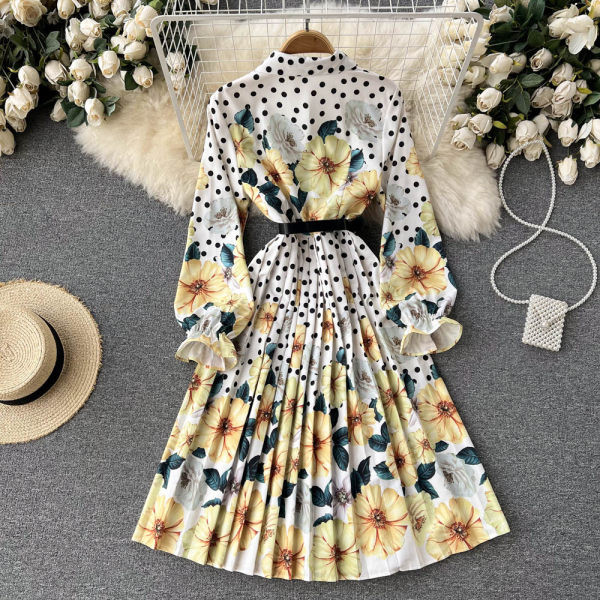 Uue mudeli kevadine lillemustriga naiste kleit