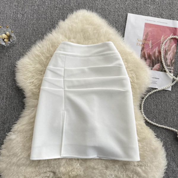 Naiste kõrge vöökoha ja lõhikuga seelik