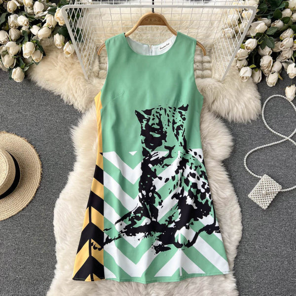 Aplikatsiooniga naiste suvekleit uus mudel