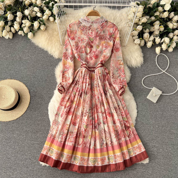 Pikk kleit nööpide ja kraega