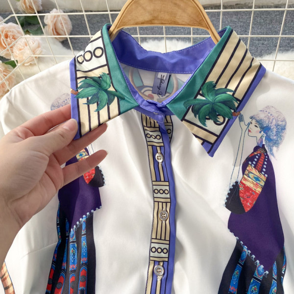 Värviline naiste vabaajakleit klassikalise kraega