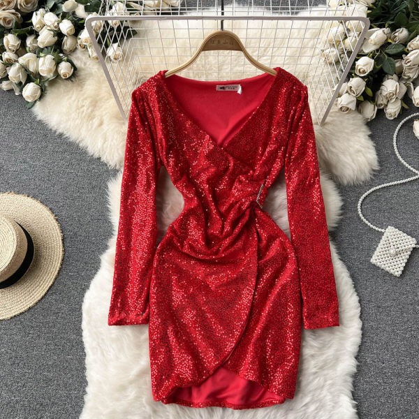 Γυναικείο φόρεμα με παγιέτες και μεταλλικό στοιχείο