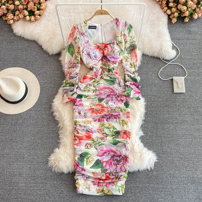 Kogutud värviline ümara kaelusega naiste kleit