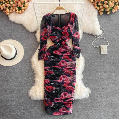 Kogutud värviline ümara kaelusega naiste kleit