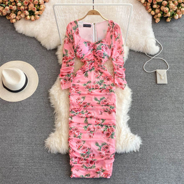 Kogutud värviline ümara kaelusega naiste kleit