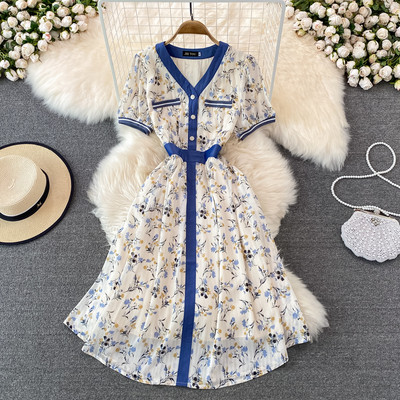 Lai lillemustriga suvekleit