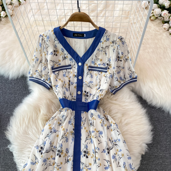 Lai lillemustriga suvekleit