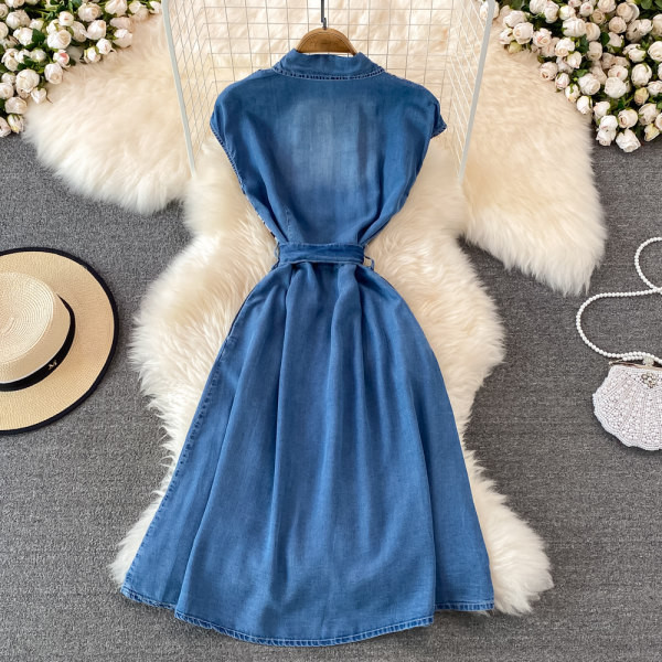 Naiste retro kleit klassikalise kraega