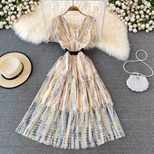 Rochie lungă de damă, decupată, cu mâneci scurte