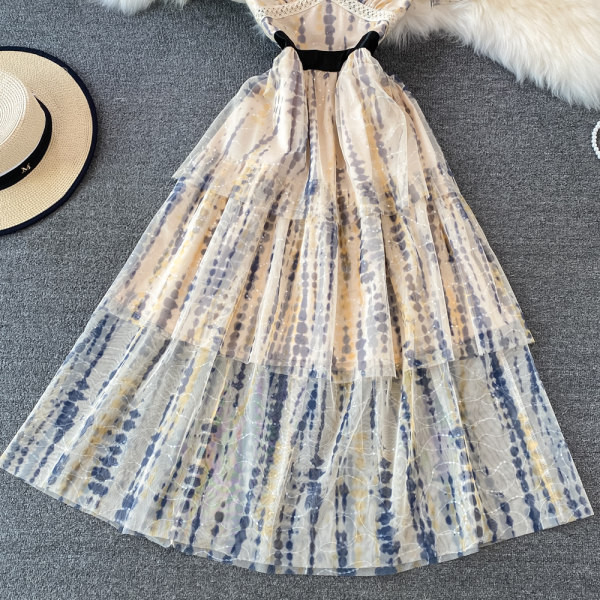 Rochie lungă de damă, decupată, cu mâneci scurte