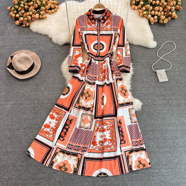 Oranži värvi naiste kleit 3/4 varrukatega