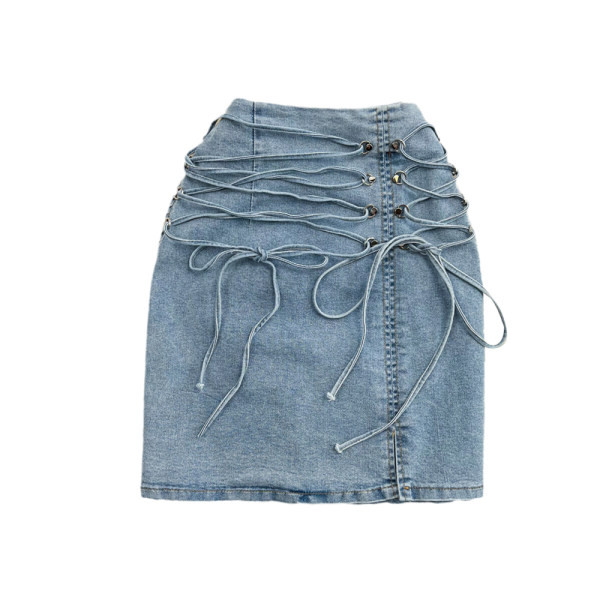 Naiste kõrge vöökoha ja lipsudega teksaseelik