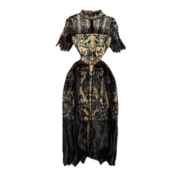 Naiste stiilne lühikeste varrukate ja pitsiga kleit