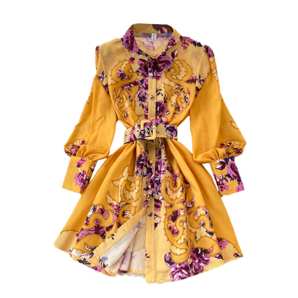 Naiste särk tüüpi kleit vöö ja pikkade varrukatega