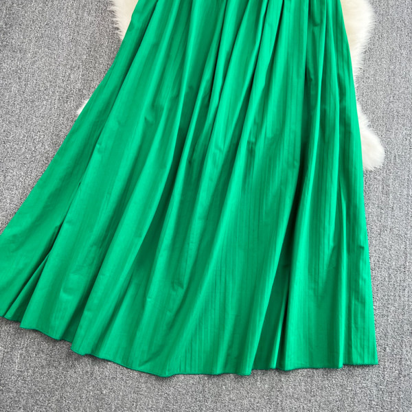 Kaasaegne naiste kleit rihmadega rohelist värvi