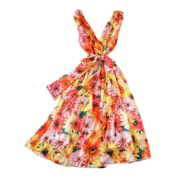 Lillemustri ja sügava kaelusega naiste kleit