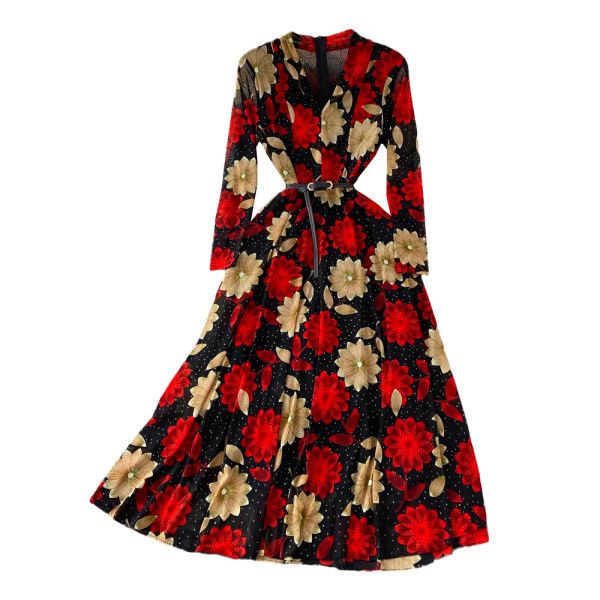 Moodne pikk lillemotiividega kleit