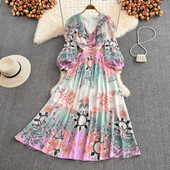 Spitsikaelusega naiste kleit - mitut värvi