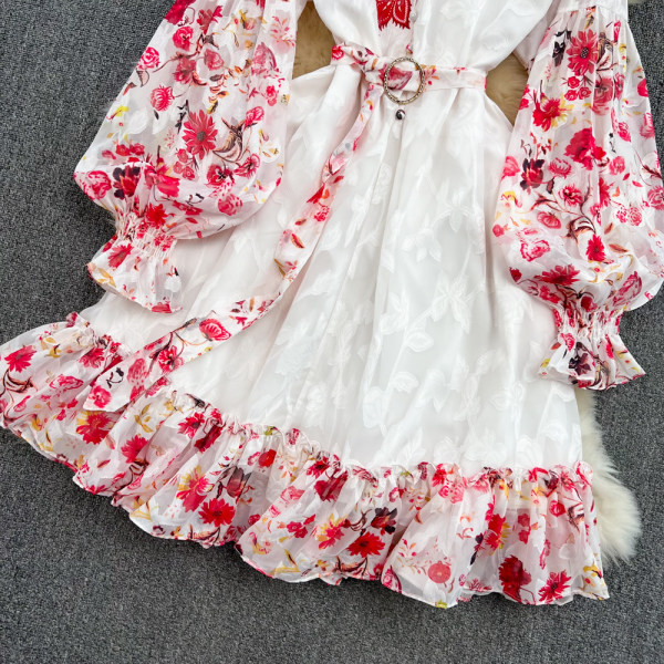 Praegune laiade varrukatega kleit