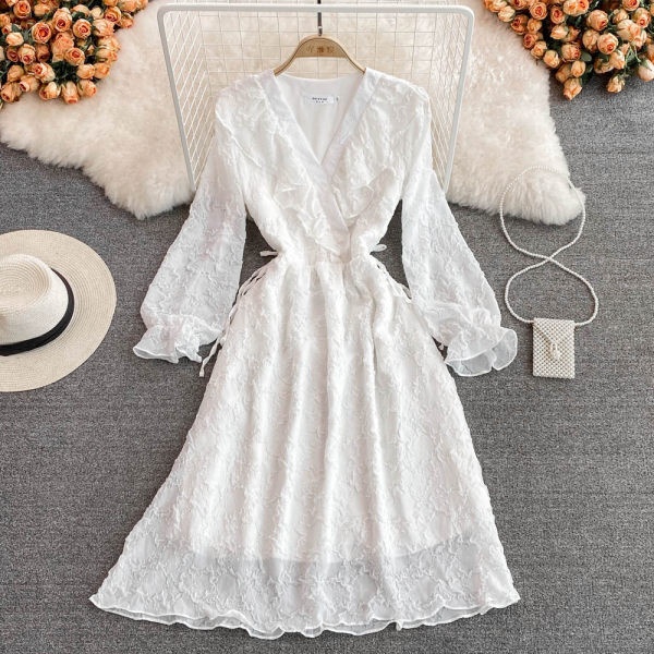 Rochie de dama din dantela cu bucle