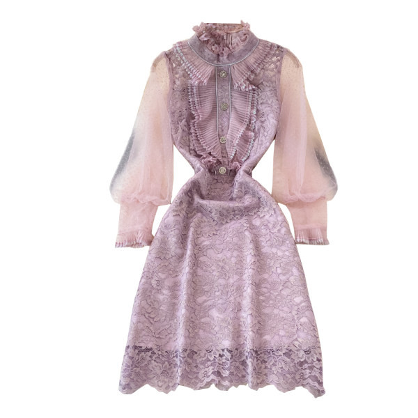 Lilla naiste kleit pitsiga